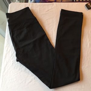 Long straight leg workout leggings